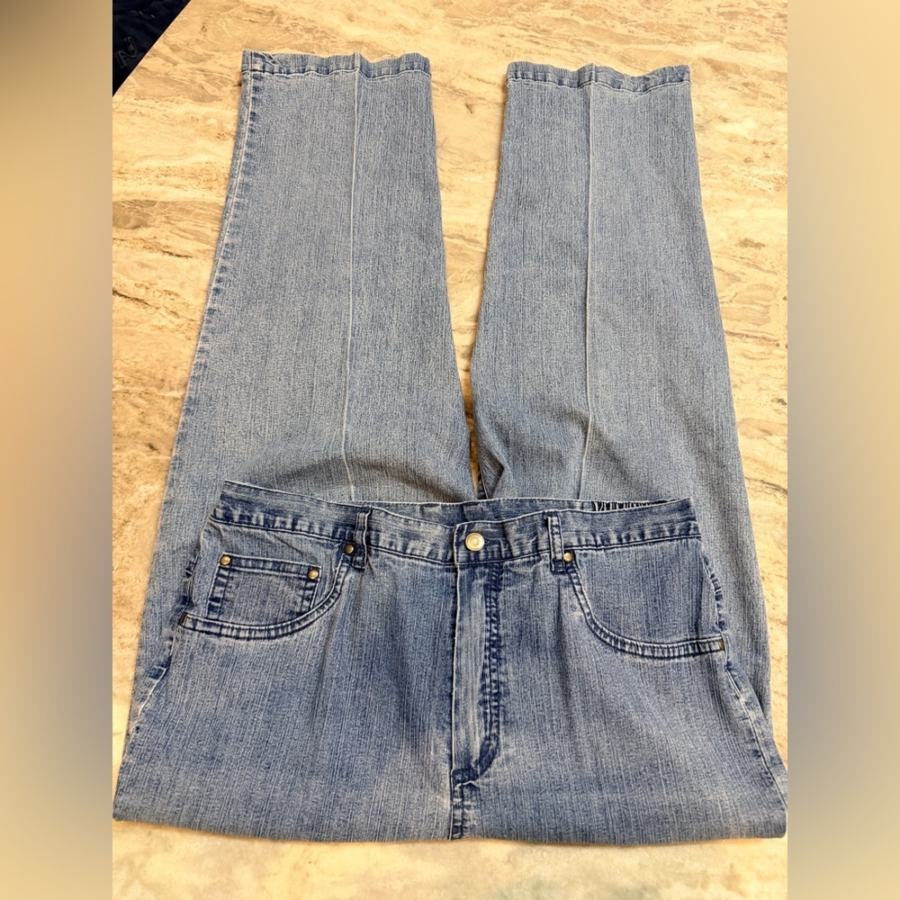 Alfred Dunner Jeans Size 12P Petite Light Wash Straight Leg Classic Fit Denim